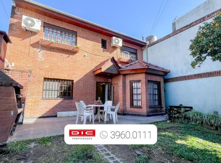 Casa · 136m² · 5 Ambientes · 1 Cochera