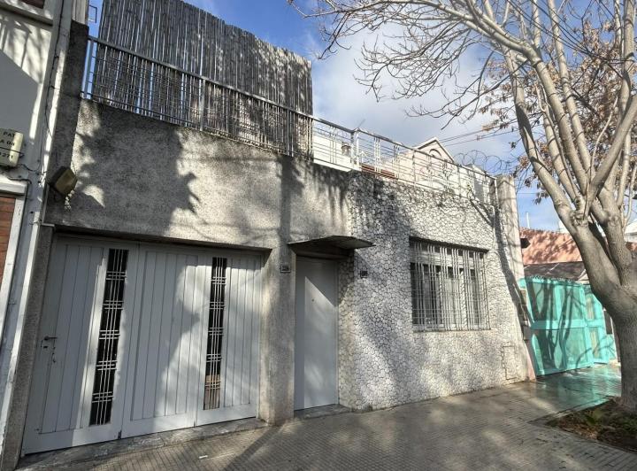 Casa · 130m² · 4 Ambientes · 1 Cochera