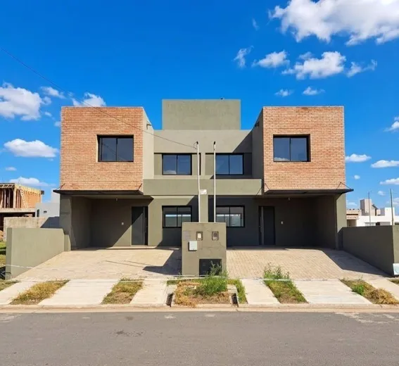 2 DUPLEX RINCONES DE MANANTIALES (MG)