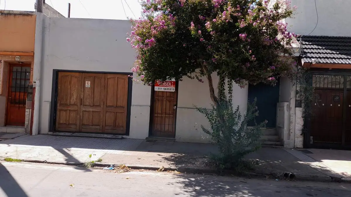 Casa reciclada con renta