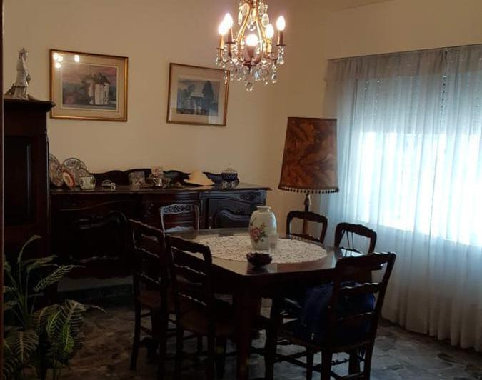 Casa · 200m² · 4 Ambientes · 1 Cochera