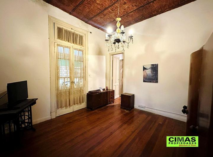 Casa · 158m² · 5 Ambientes · 1 Cochera