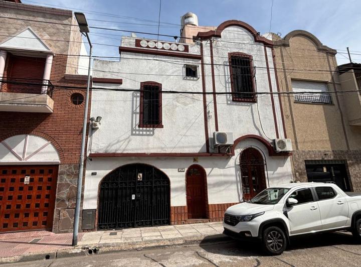 Casa · 162m² · 5 Ambientes · 1 Cochera