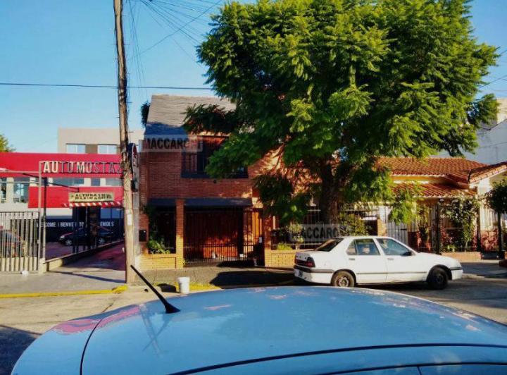 Casa · 225m² · 5 Ambientes · 1 Cochera