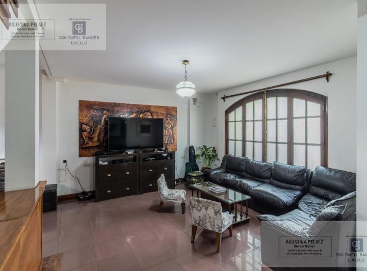 Casa · 275m² · 5 Ambientes · 1 Cochera