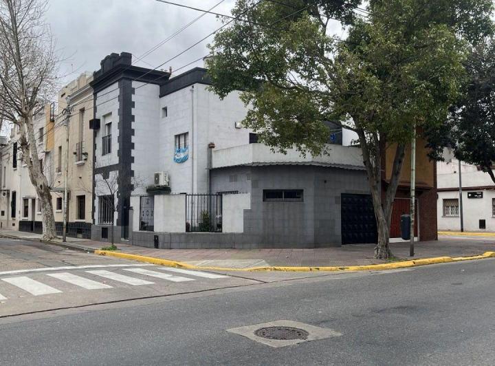 Casa · 182m² · 5 Ambientes · 1 Cochera