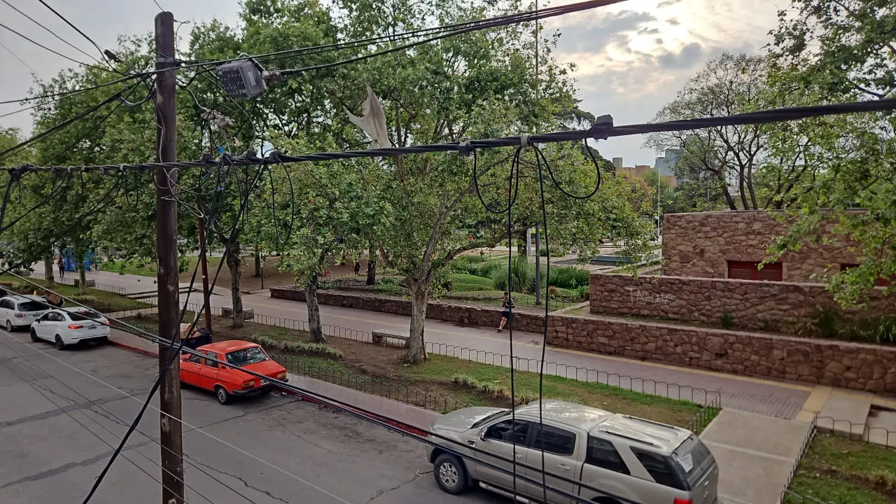 DEPARTAMENTO DE 2 DORMITORIOS c/ BALCÓN FRENTE A PLAZA JERÓNIMO DEL BARCO