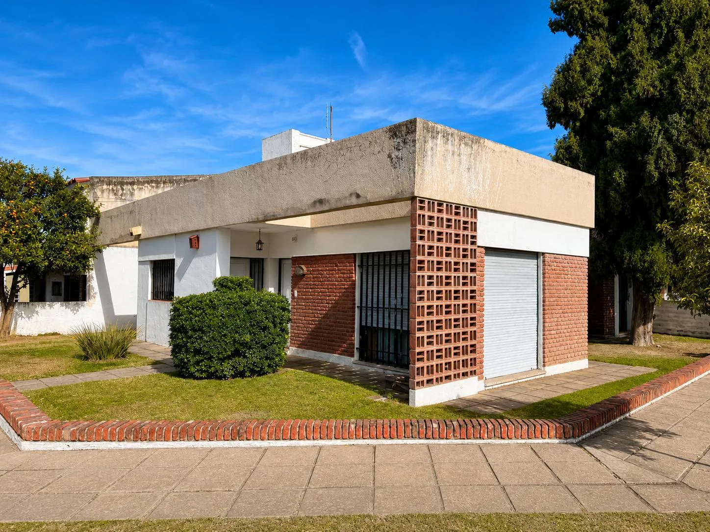 CASA DE 3 DORMITORIOS EN MEJOR ZONA DE ARGUELLO!! A CUADRAS DE RECTA MARTINOLLI!...
