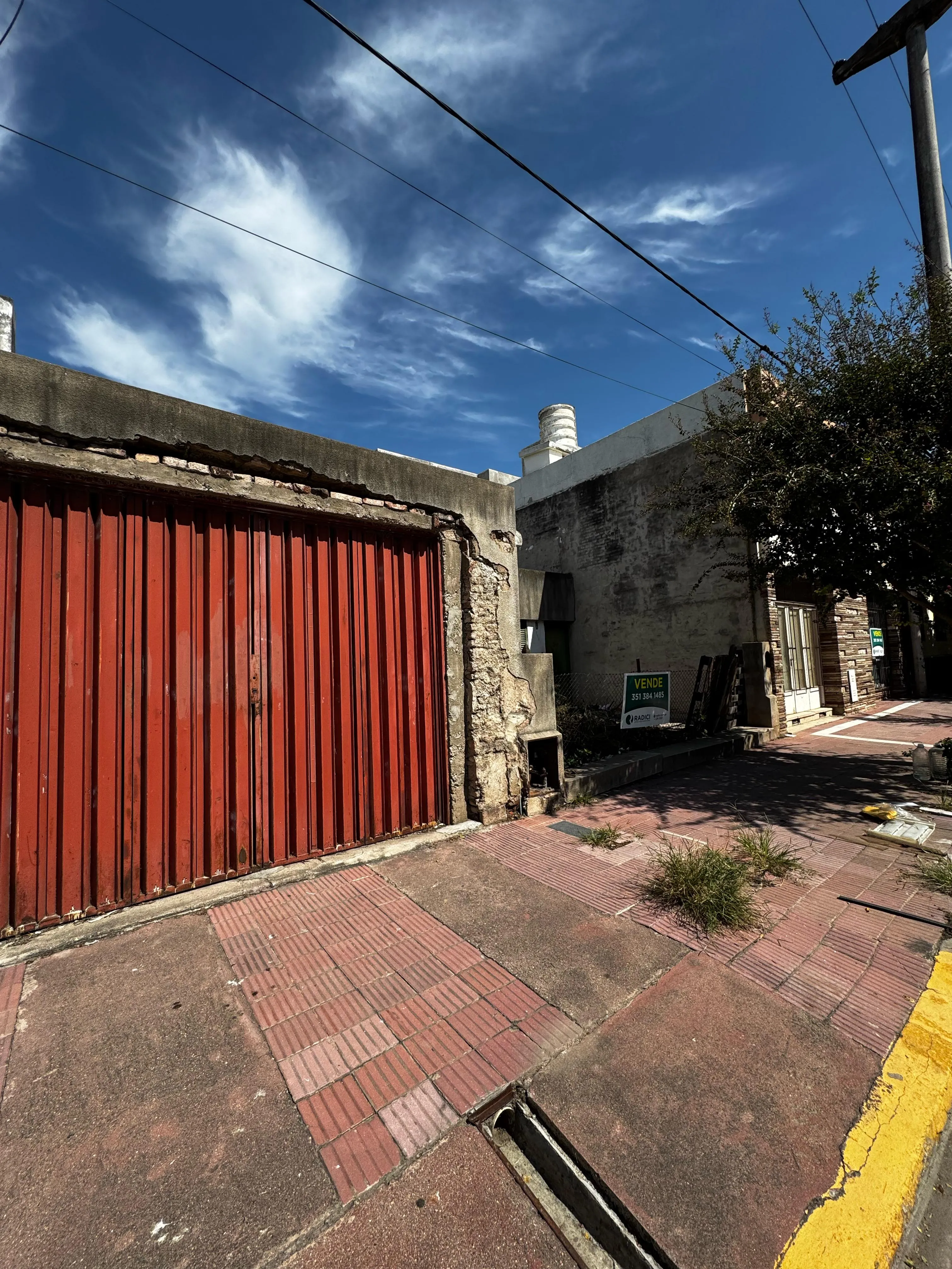 VENTA DE CASA CON GALPON A REFACCIONAR EN B PUEYRREDON - EN UNA SOLA PLANTA! IDE...