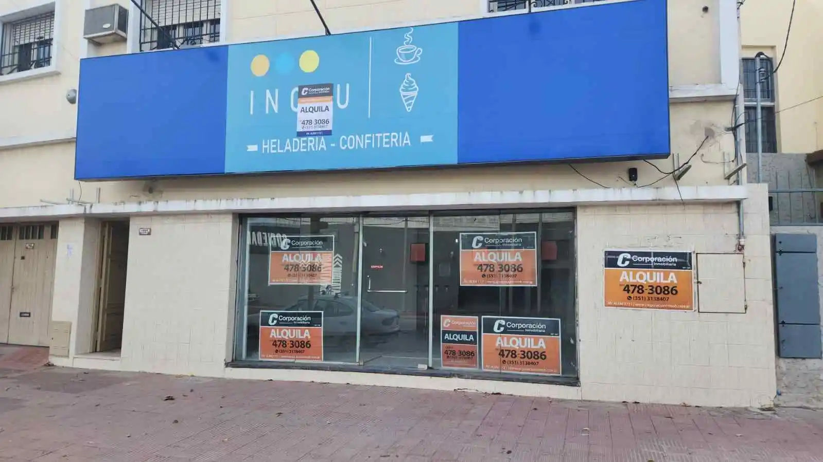 Alquiler Residencial America - Local de 120mts con frente vidriado  2 baños