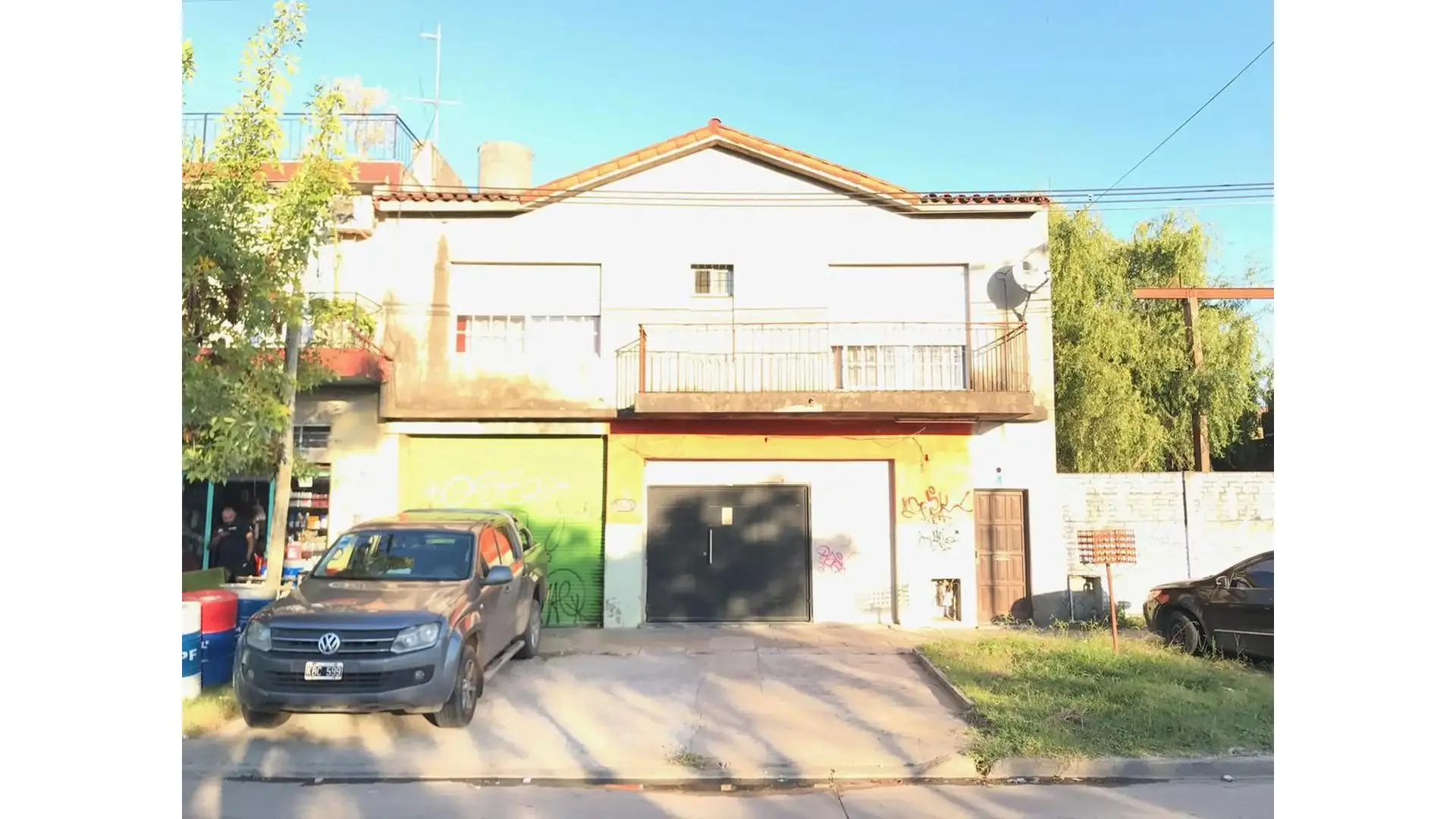 CASA  EN PLANTA ALTA CON LOCAL Y GARAJE
