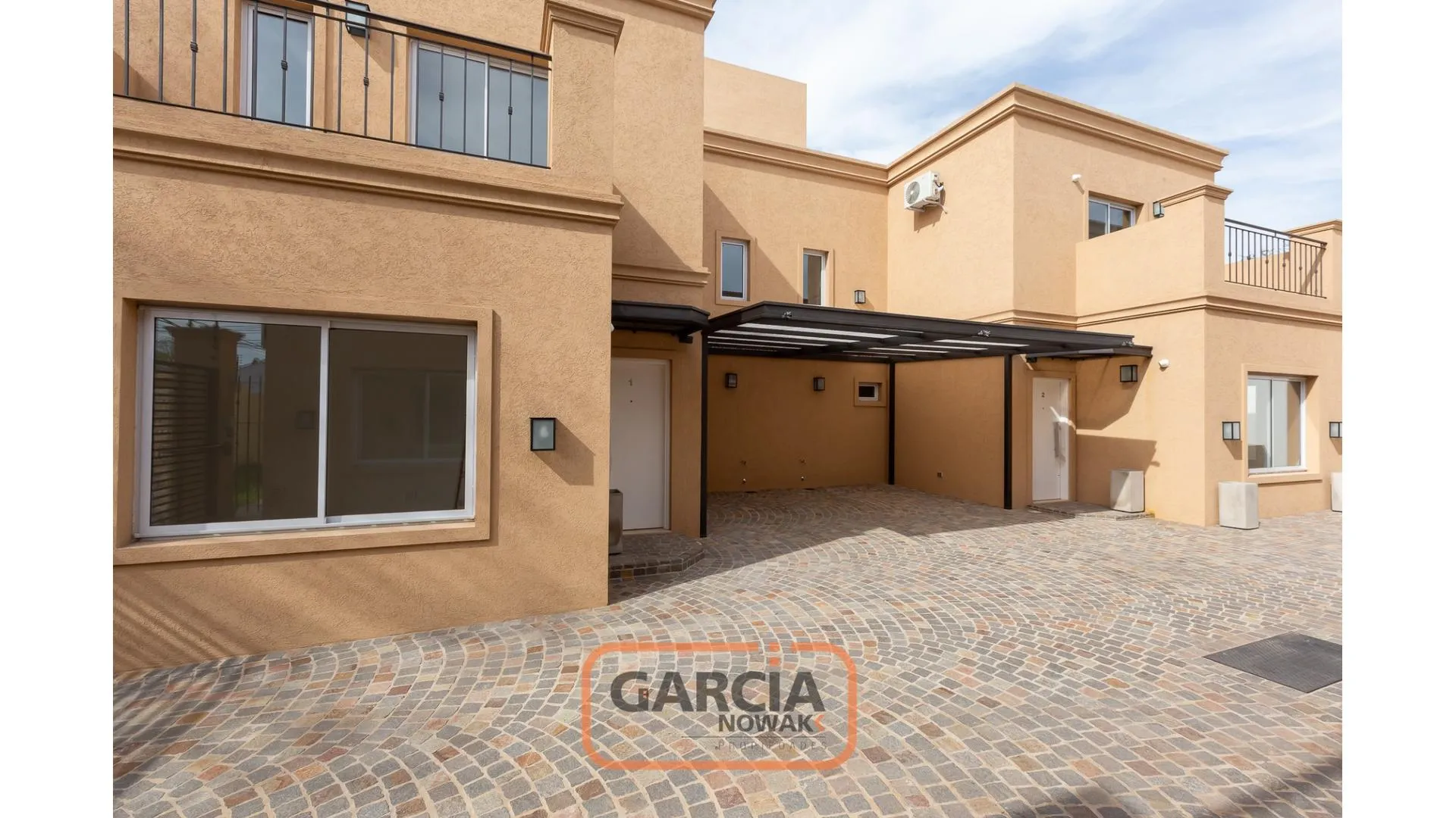 CASAS EN VENTA EN COMPLEJO DE AMBITO CERRADO