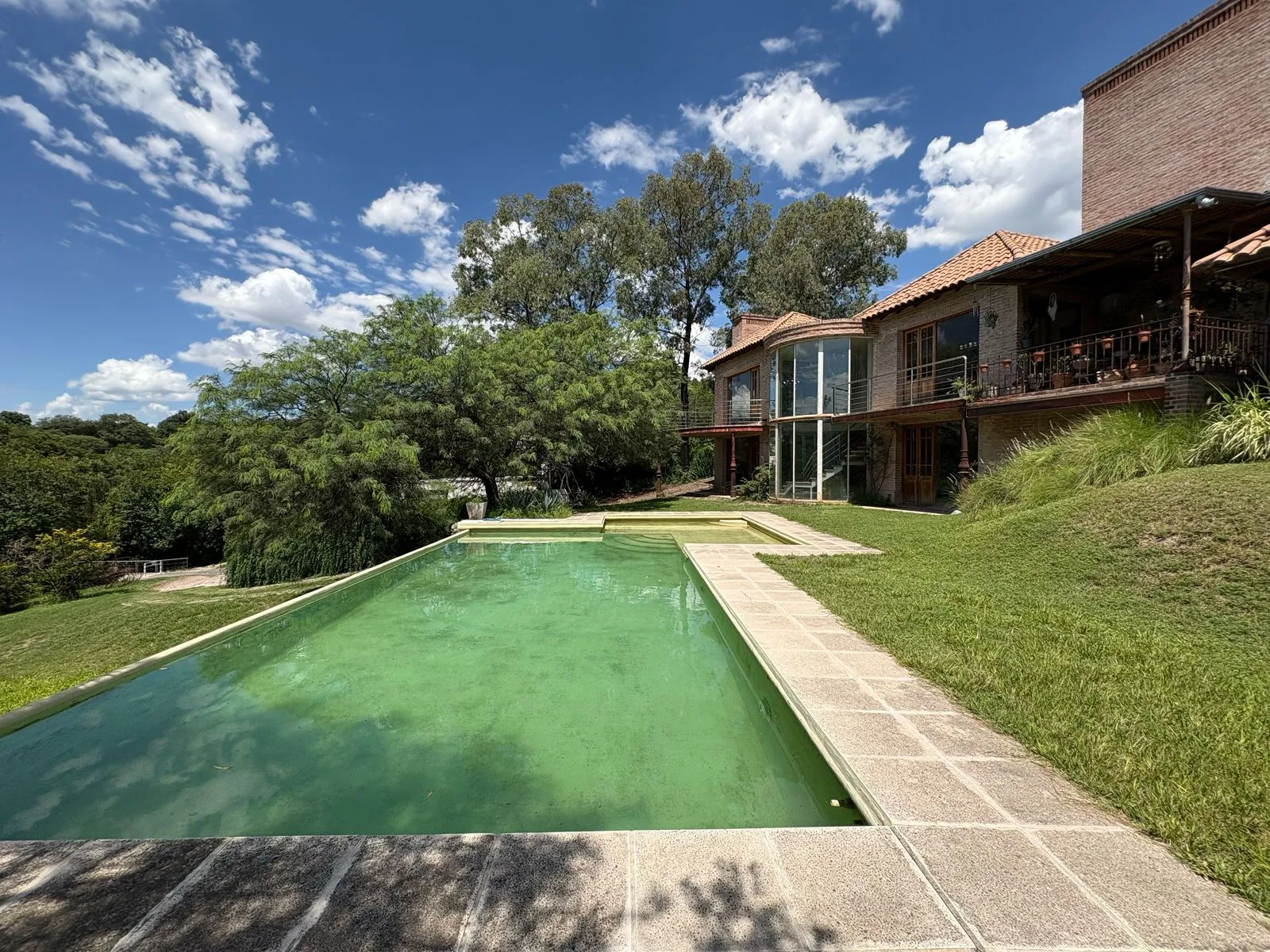 Las Delicias Casa 4 Dorm + Dependencia + Gran Piscina 618 m² Cub/ 235o m² Terr