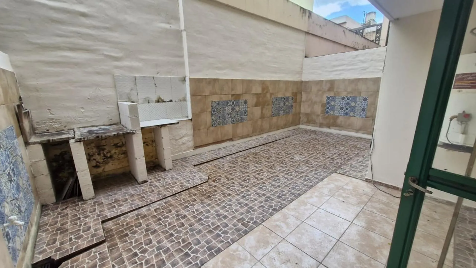 B° ALTO ALBERDI - DEPTO PB 2 DORMITORIOS - 78m2 - PATIO