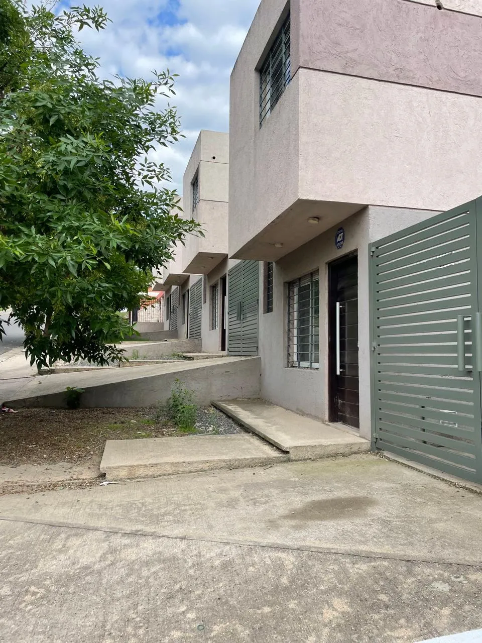 Duplex 2 Dorm con Cochera Altos de La Calera Apto Credito