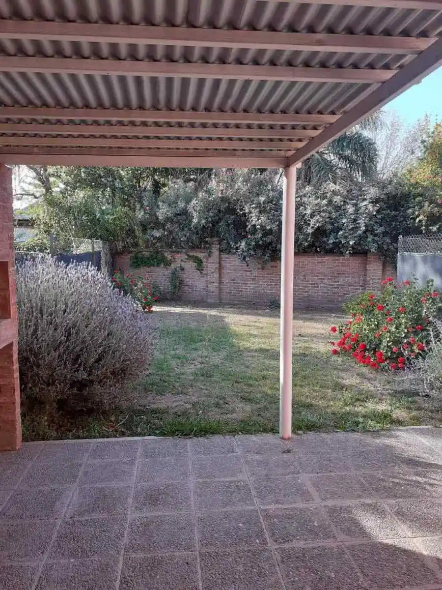 Alquilo casa 2 dorm