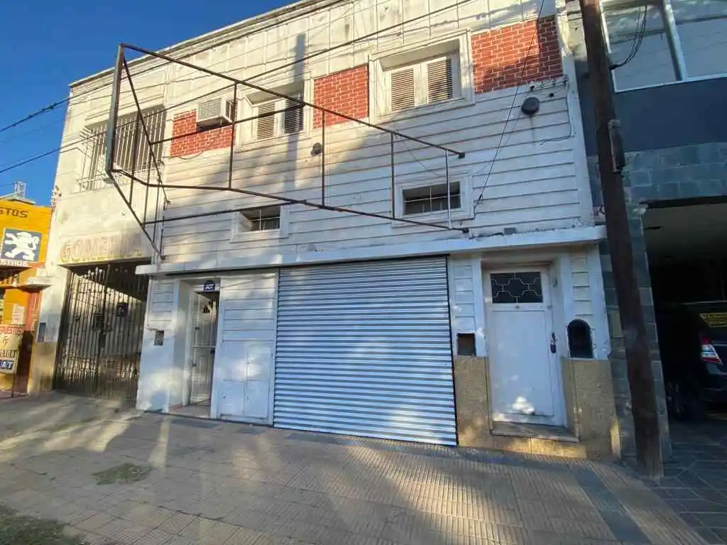 B° Pueyrredón, casa en planta alta de 2 dorm. con terraza. Bulnes