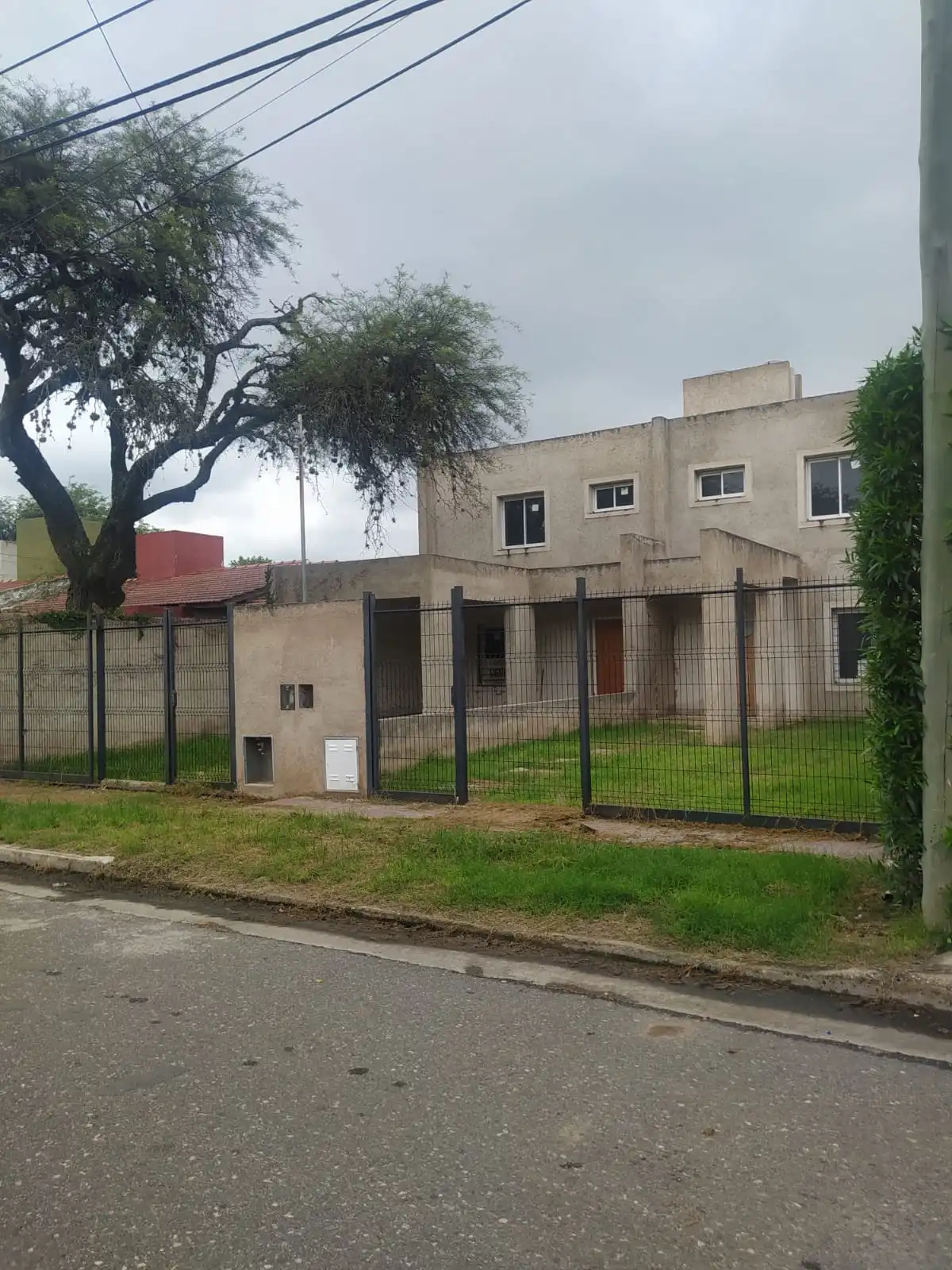 Vendo Duplex en Arguello a metros Paseo Rivera