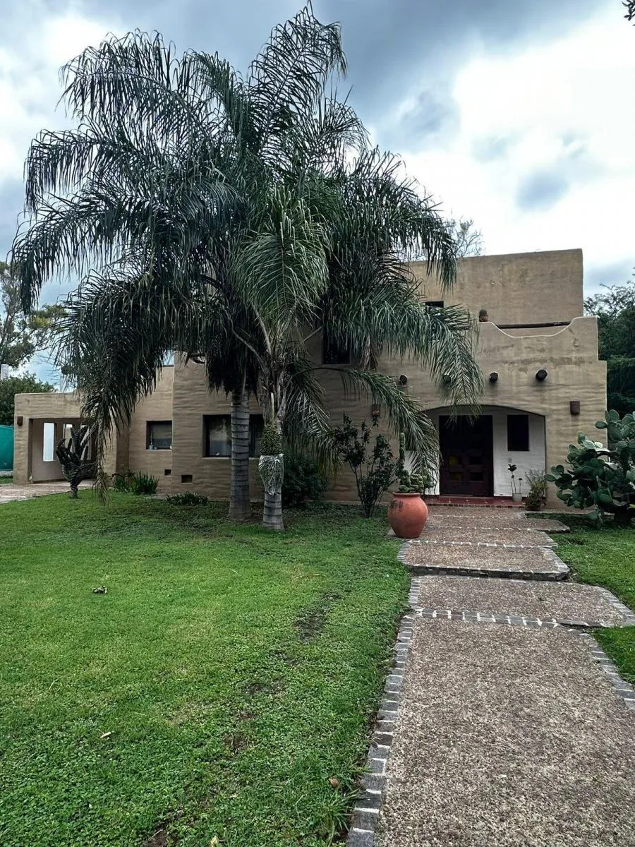 Valle Esc los Cielos Hermosa casa 4 dorm pileta y calefacción central