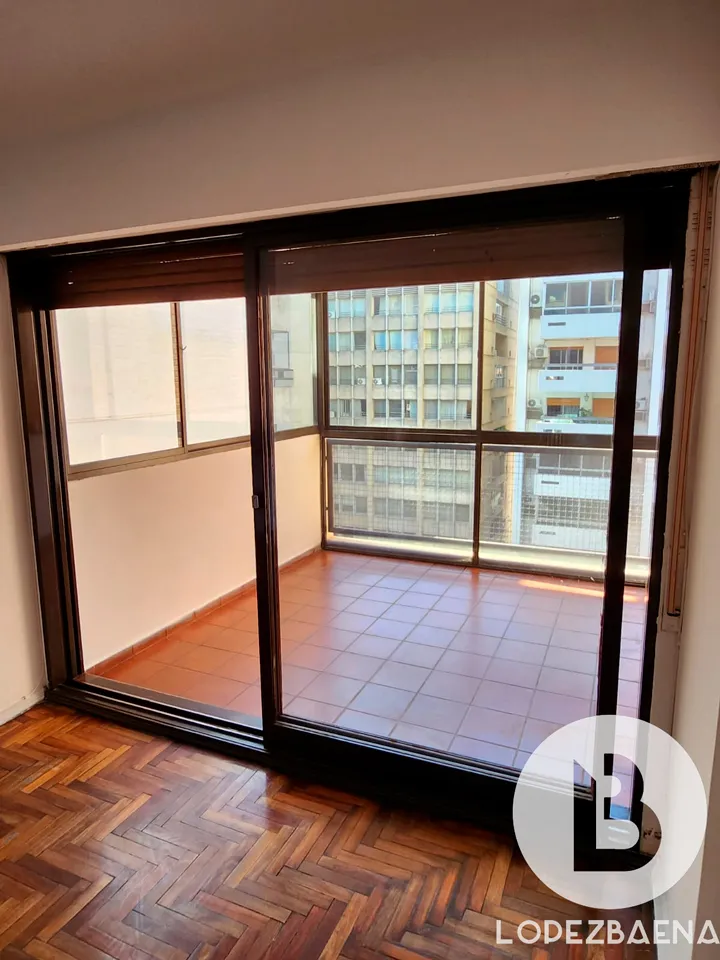 En Venta Amplio Depto en N.Cordoba-2 dormitorios-2 baños- con balcón cerrado