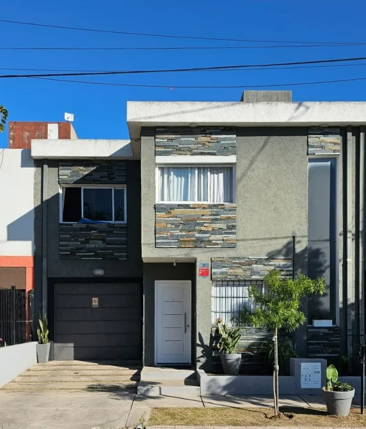 Hermoso duplex en venta Jardines del Olmo
