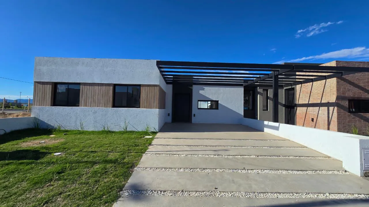 VENTA CASA 3D 1 PLANTA RINCONES DE MANANTIALES
