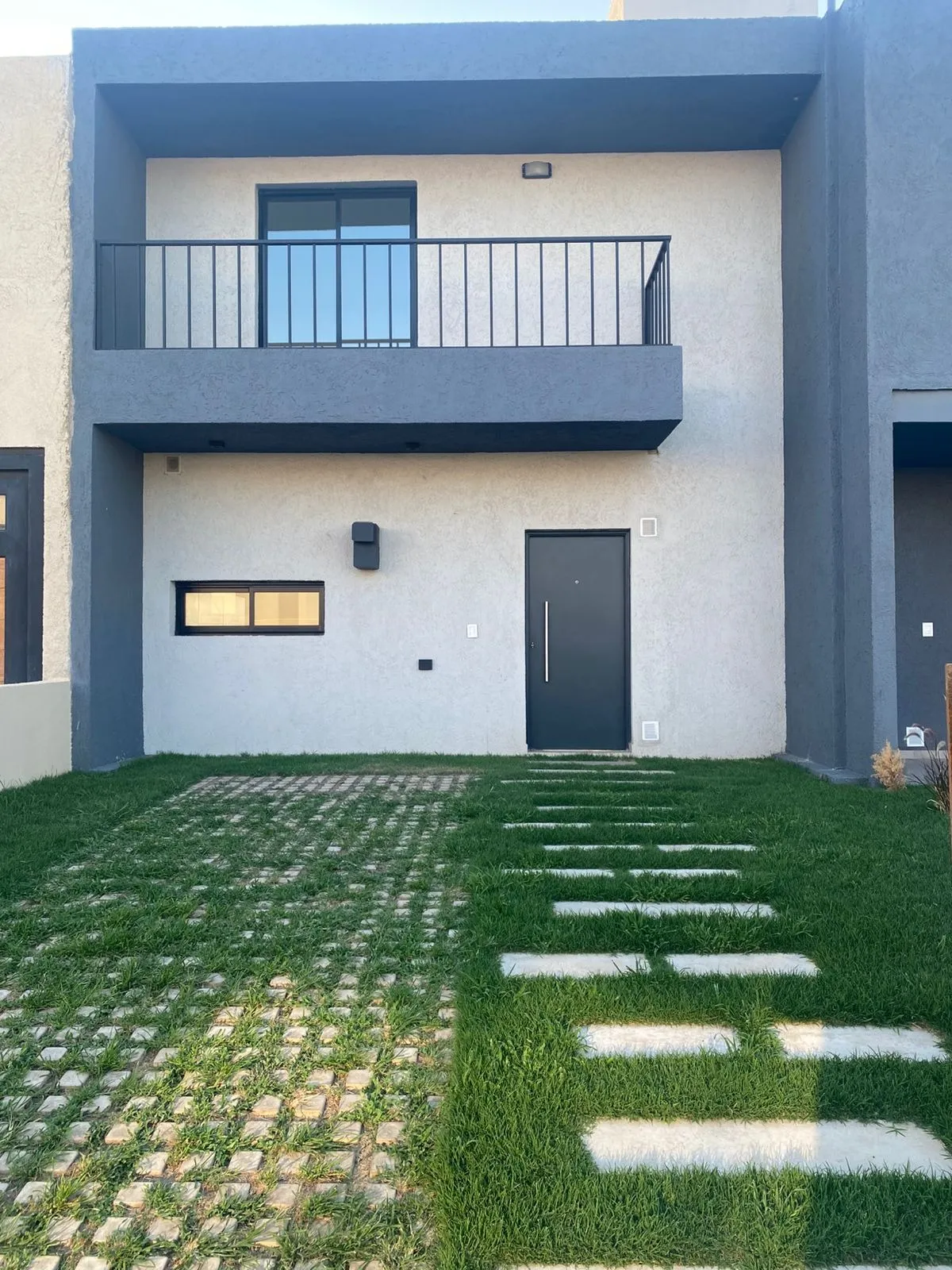 Venta dúplex docta 2 dormitorios 3 baños con renta ideal inversores.