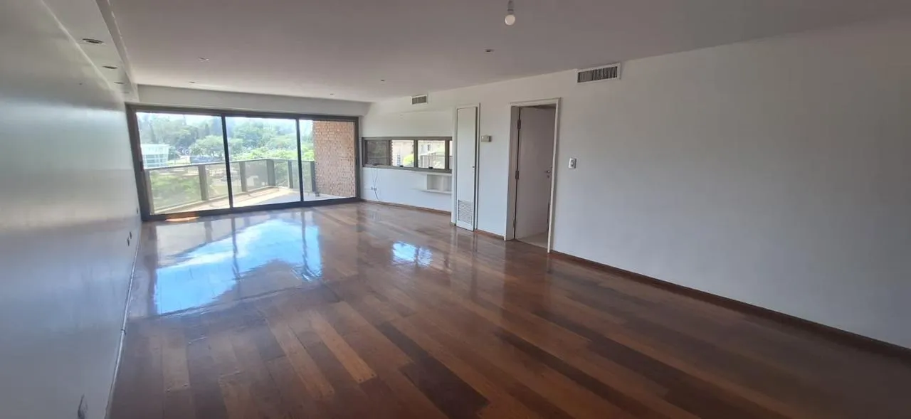 EN VENTA PISO DE CATEGORIA NUEVA CORDOBA
