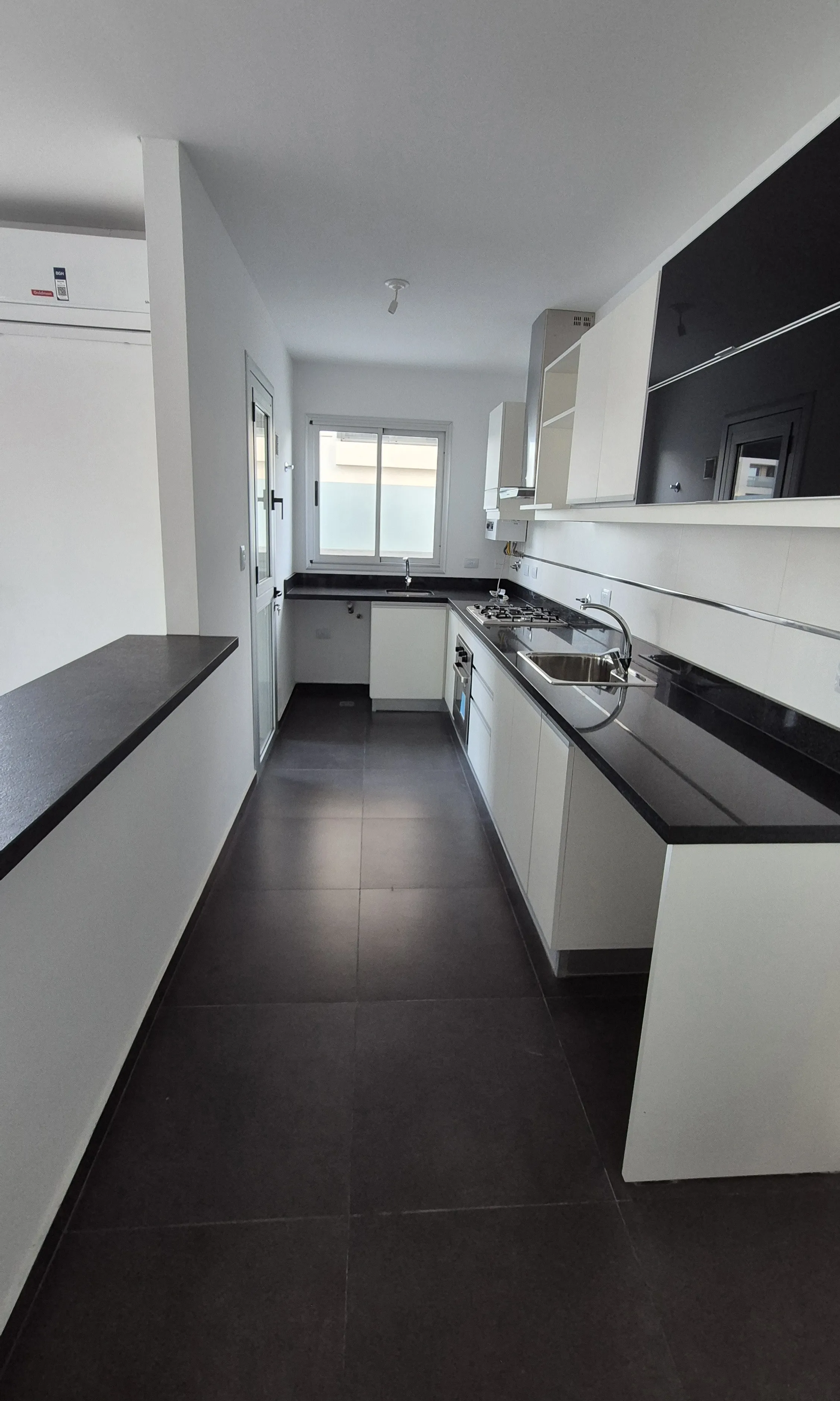 Venta de exclusivo departamento de 3 dormitorios barrio Urca! PLANTA BAJA