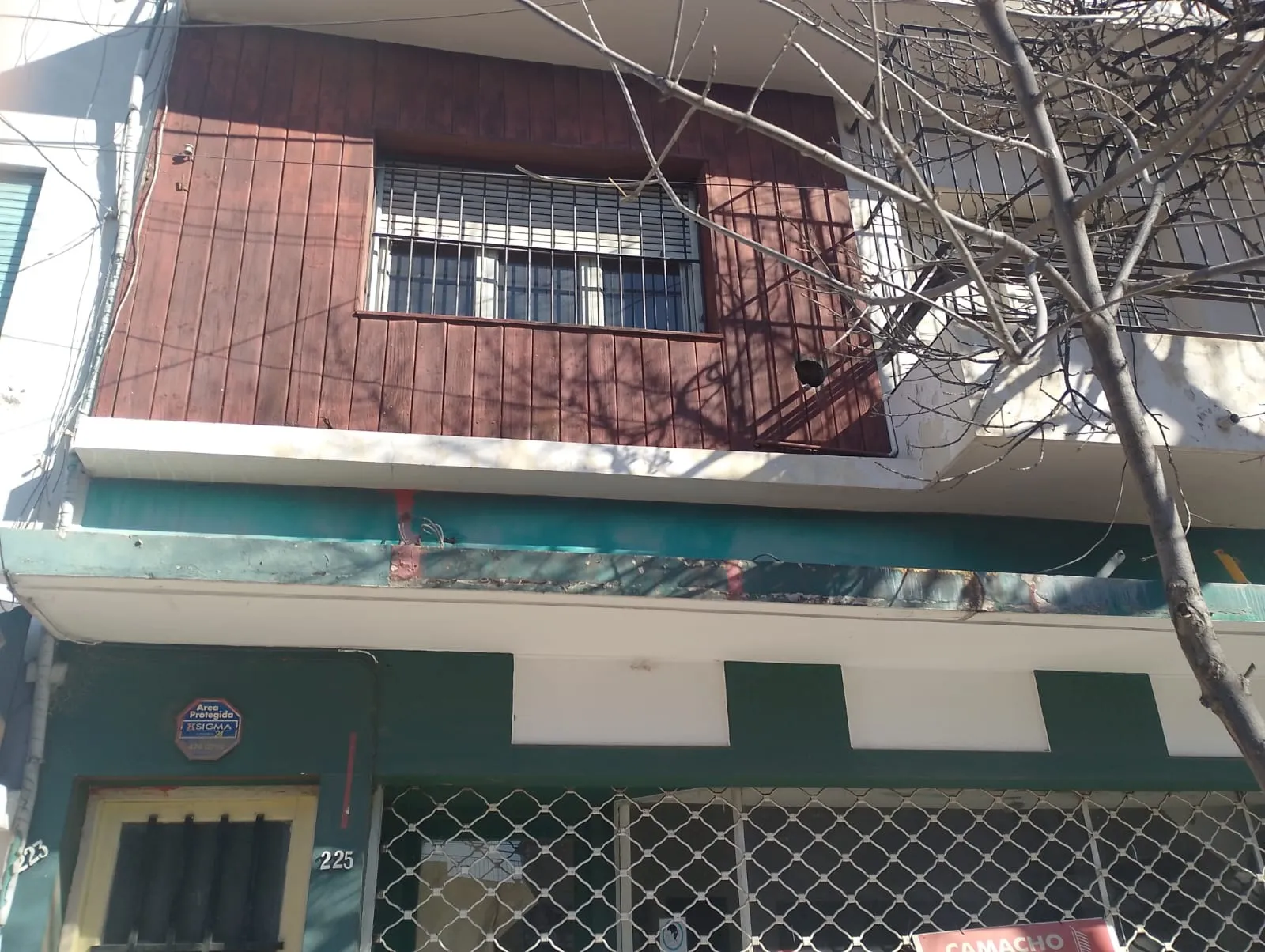 Local más departamento