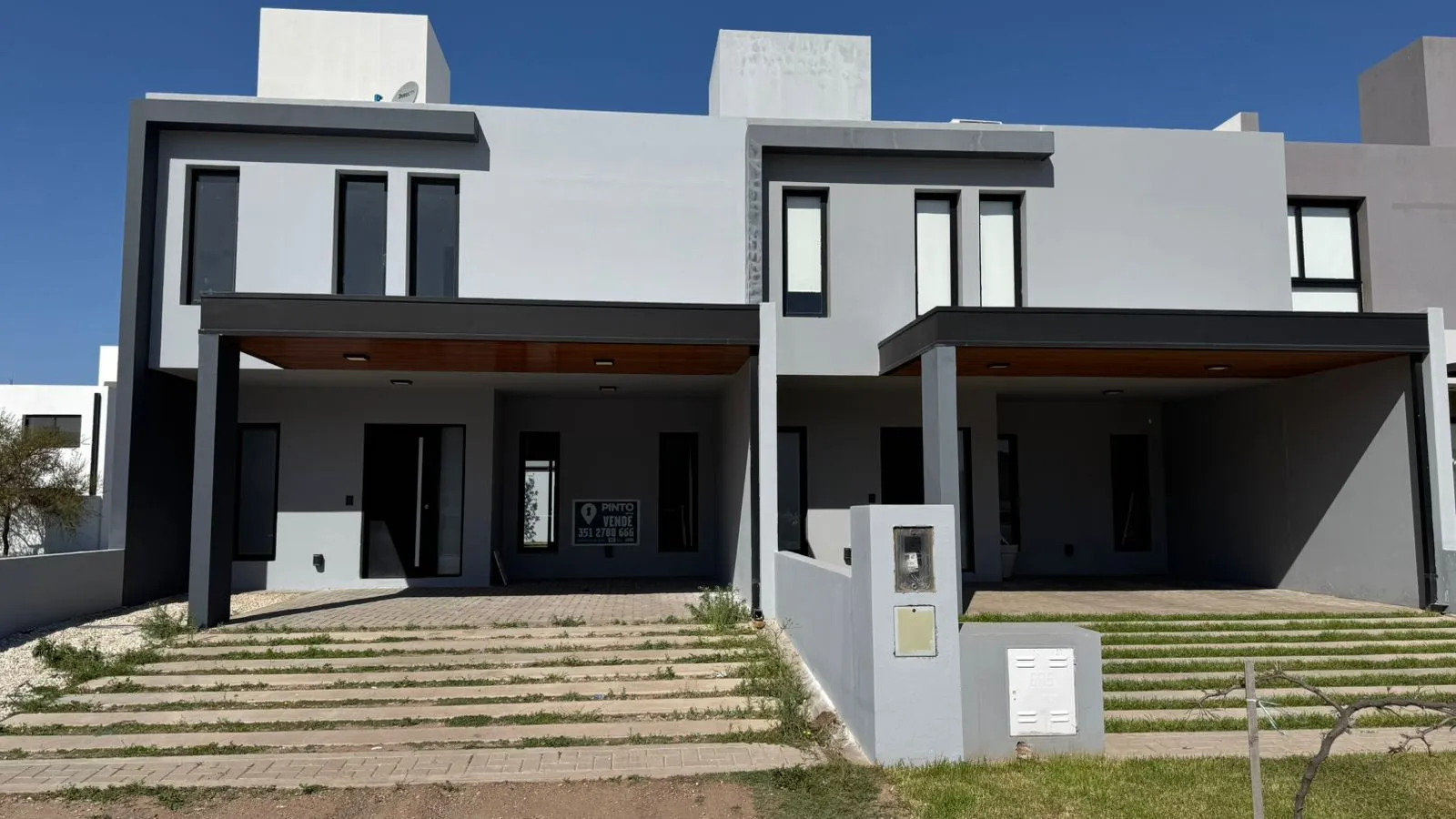 DUPLEX  VENTA  PRADOS DE MANATIALES 3 DORMITORIOS suite y vestidor