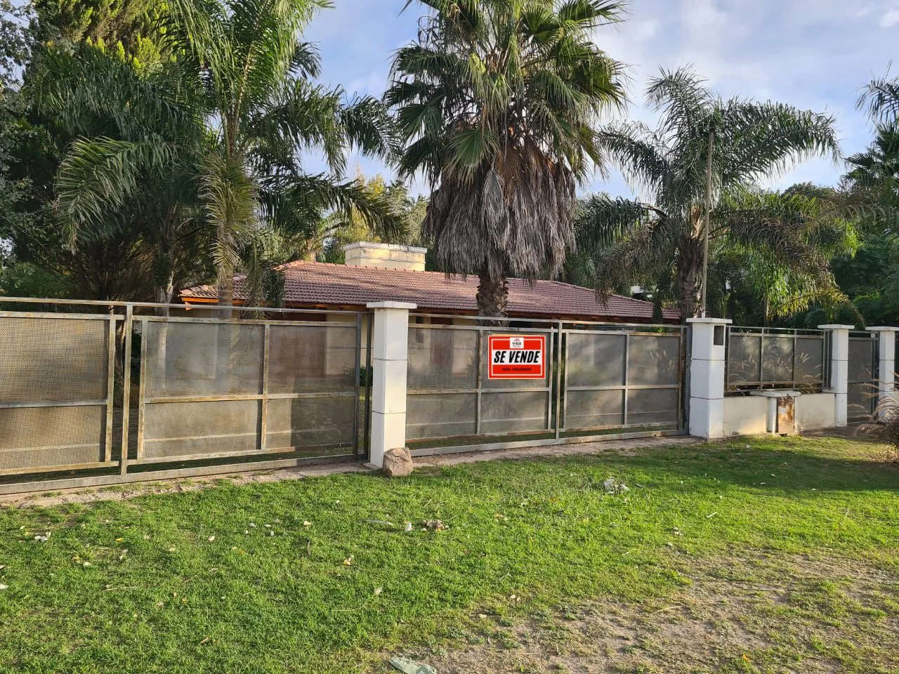 VENTA – Gran Terreno con Construcción sobre Av. María Lastenia