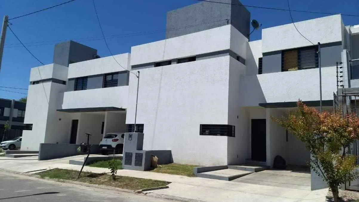 APTO CREDITO !!!! Venta DUPLEX en Lomas del Chateau, calle Norberto de Signo