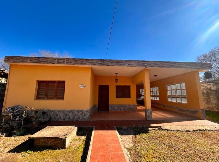 Casa · 96m² · 5 Ambientes · 1 Cochera