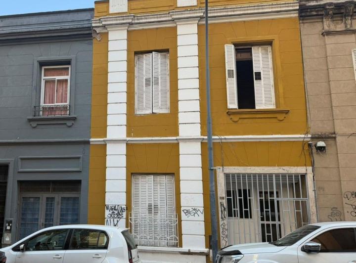 Casa · 200m² · 6 Ambientes