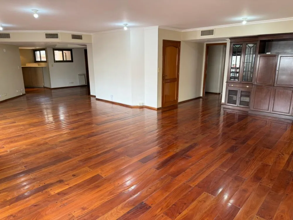 Depto en venta piso completo en Nueva Córdoba con 3 dorm, 5 baños, y 2 cocheras.