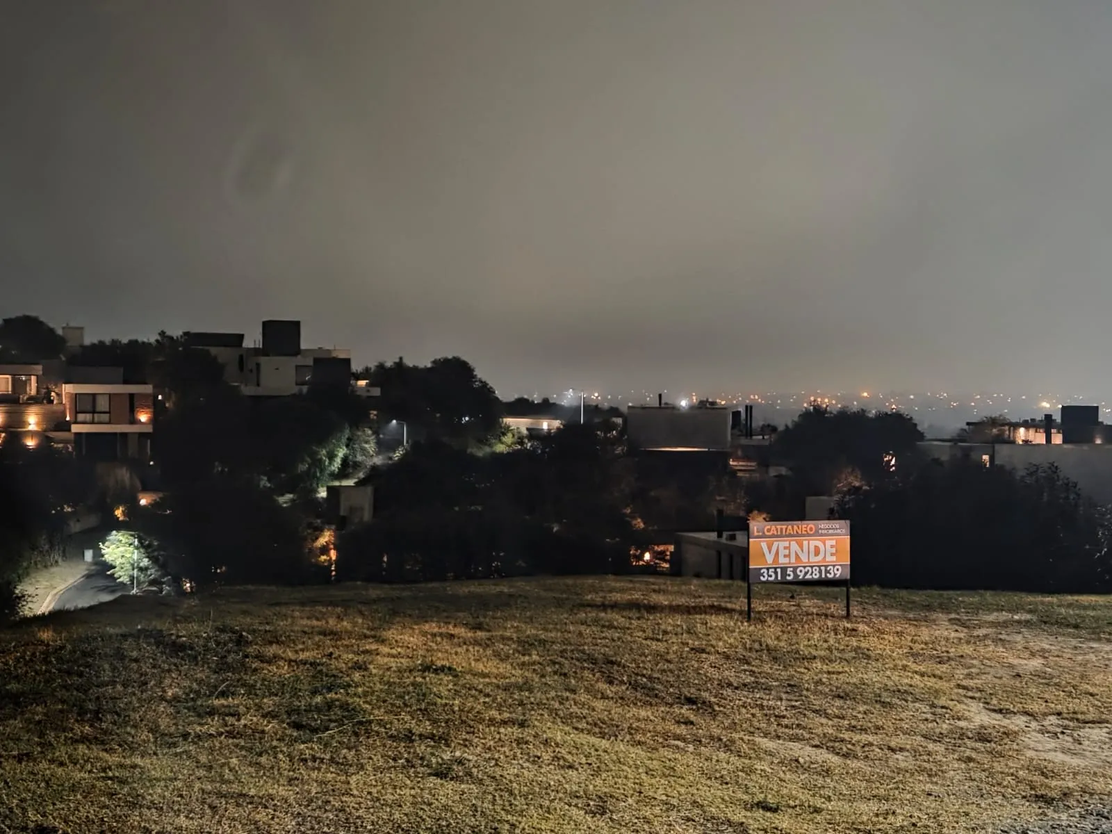 Vendo lote en La Rufina con fondo Norte vista y salida a otra calle- imperdible