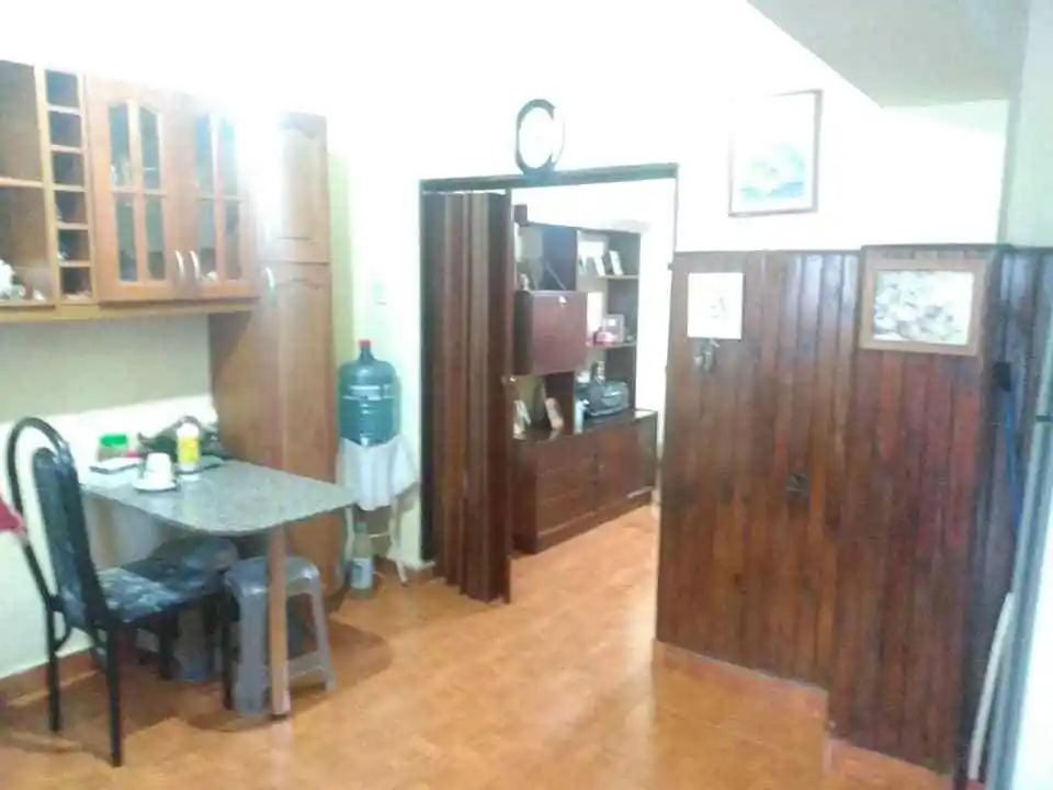 Venta CASA y Dpto en Bella Vista, dos plantas
