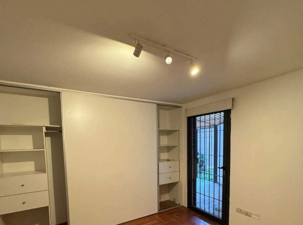 Vendo dpto c1 dorm.y patio.B Nueva Córdoba.
