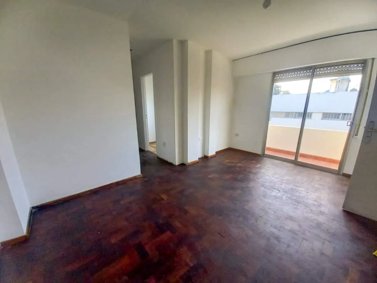 Vendo dpto c1 dorm.y balcón B Centro.
