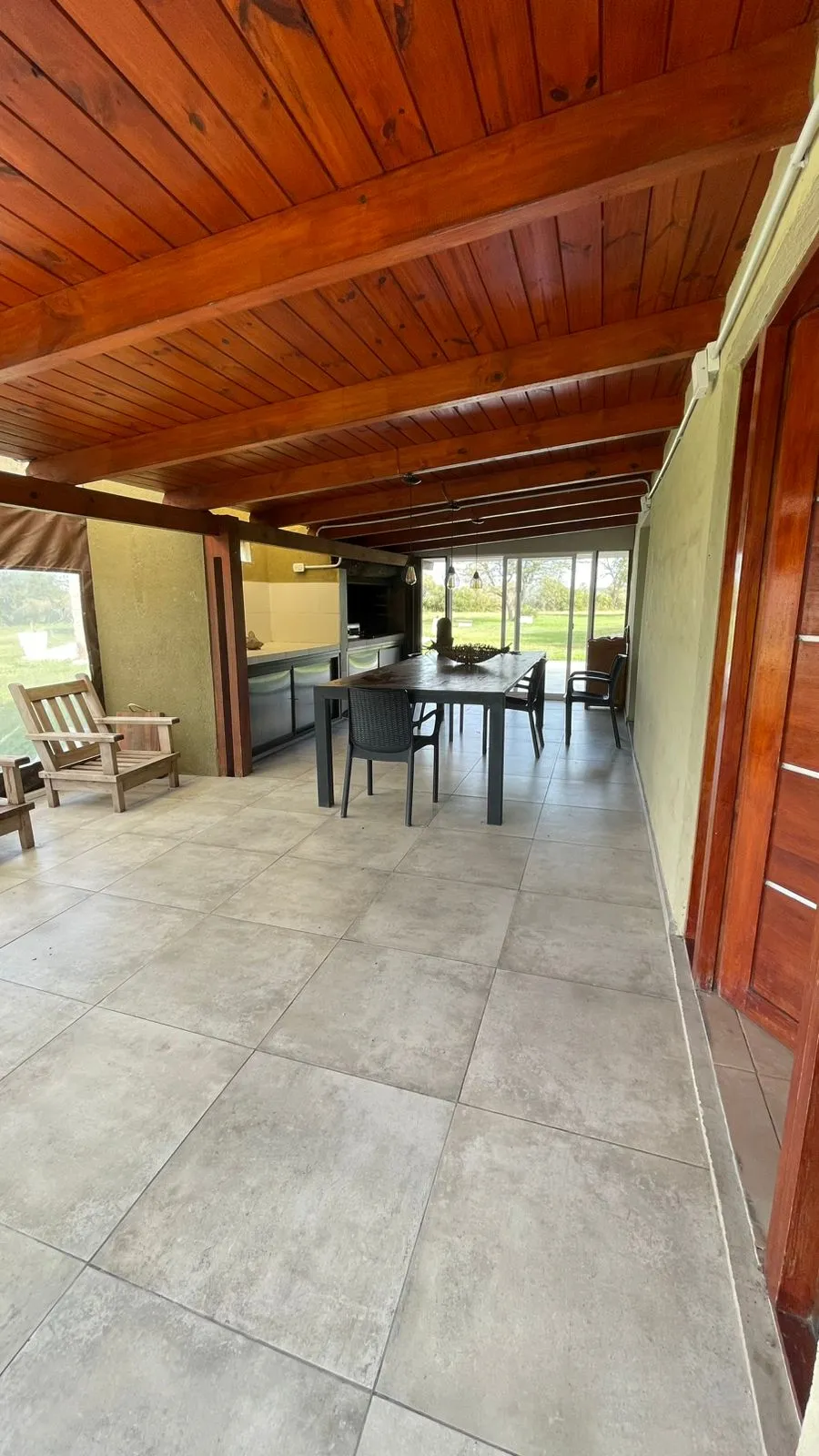 SE VENDE HERMOSA CASA en TERCERA USINA con Gran Terreno
