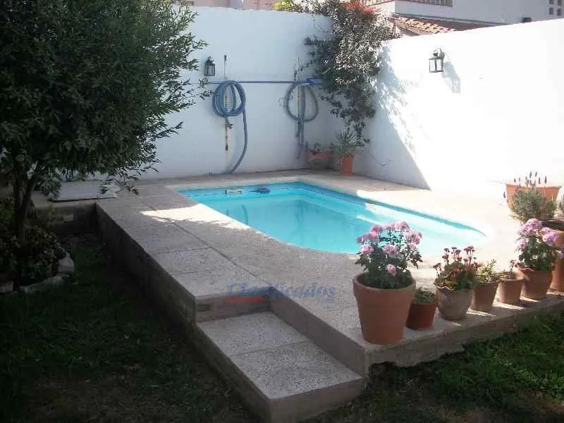 Casa estilo Colonial en Barrio Juniors