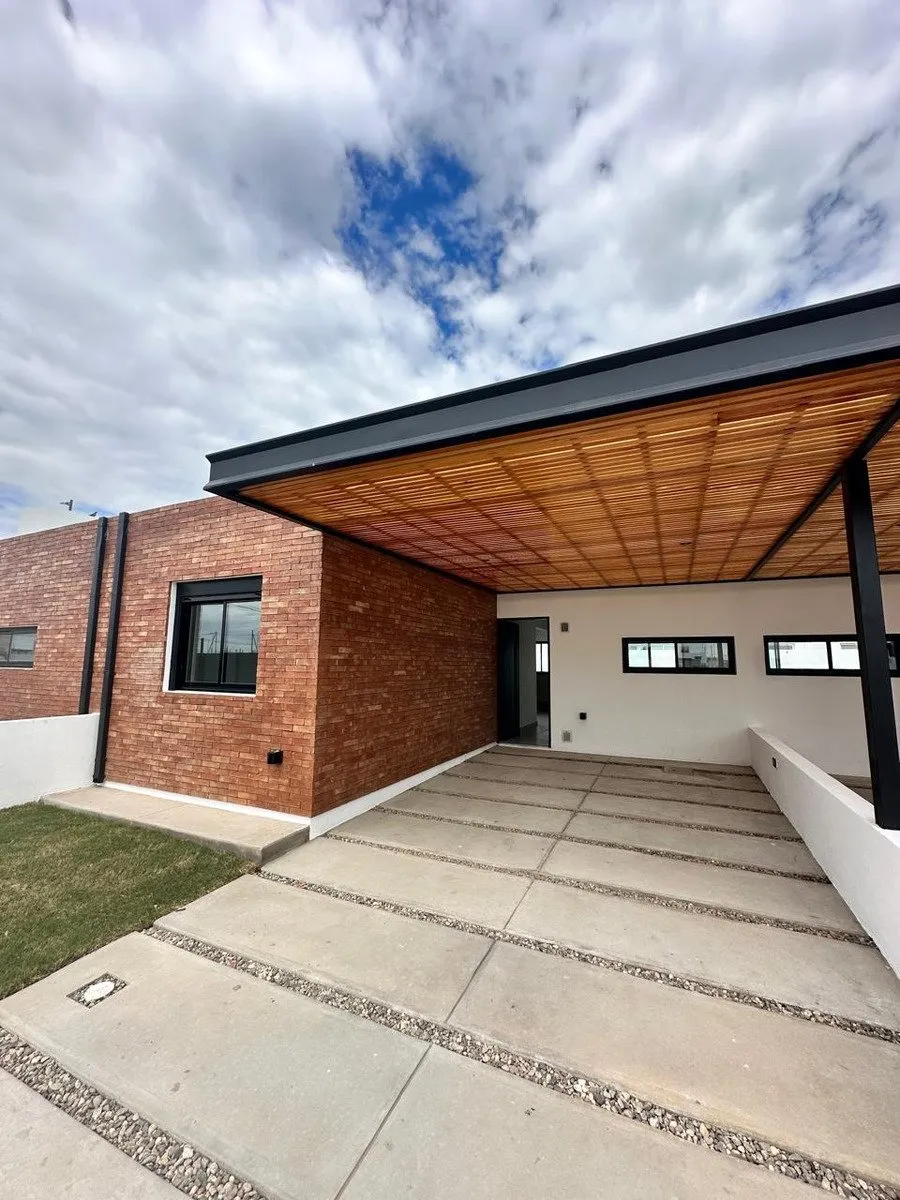 Duplex En Venta Quebradas De Manantiales 2d 1b  En pozo!