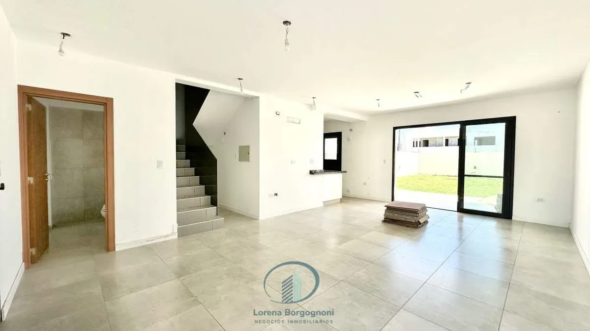 VENTA Duplex Terrazas De Manantiales 4d 3b - Unico Con Dormitorio En Pb!