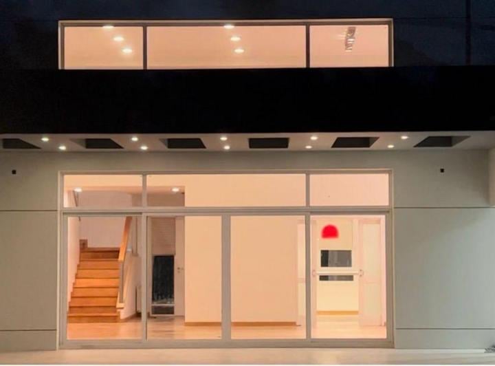 Casa · 400m² · 13 Ambientes · 3 Cocheras