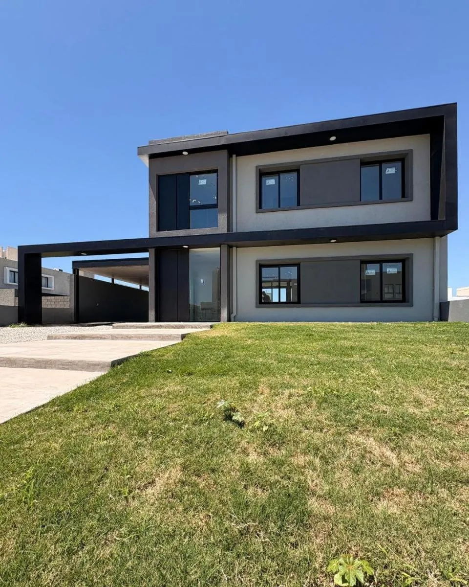 Hermosa Casa a Estrenar en Terrazas de Manantiales