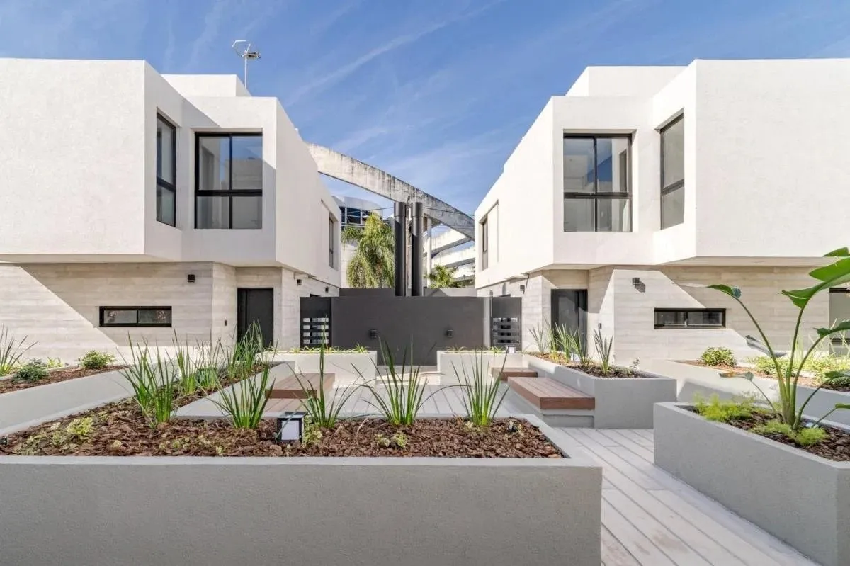A Estrenar Duplex 3 Dorm. y 2 Cocheras