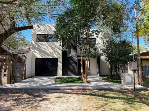 Casa en Venta en Centro, Funes