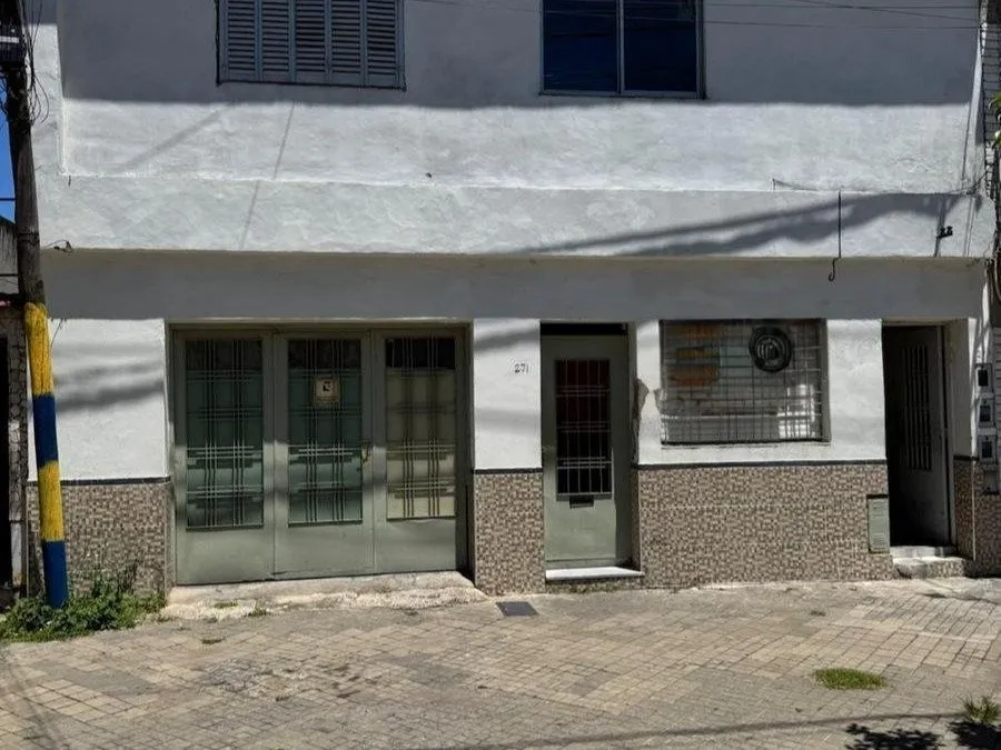 Casa y 4 departamentos a reciclar -Ideal Inversores!  - Santa María de Oro al 20...