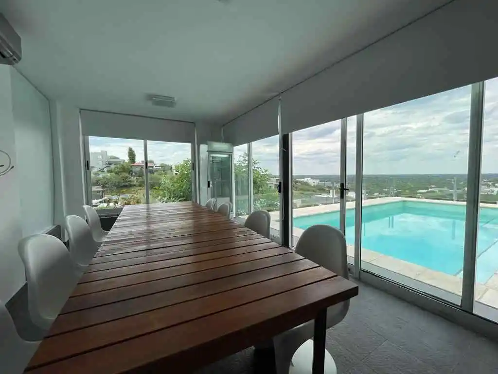 Casa en venta en La Rufina de 3 dormitorios con quincho cerrado - gran vista